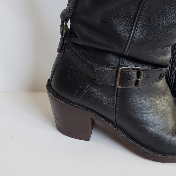 Frye heeled boots size 8.5 with buckles on top and bottom - Picture 16 of 16